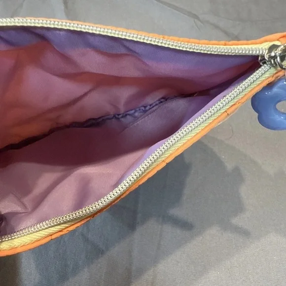 never used orange flower puffy ipsy makeup bag - Picture 3 of 3